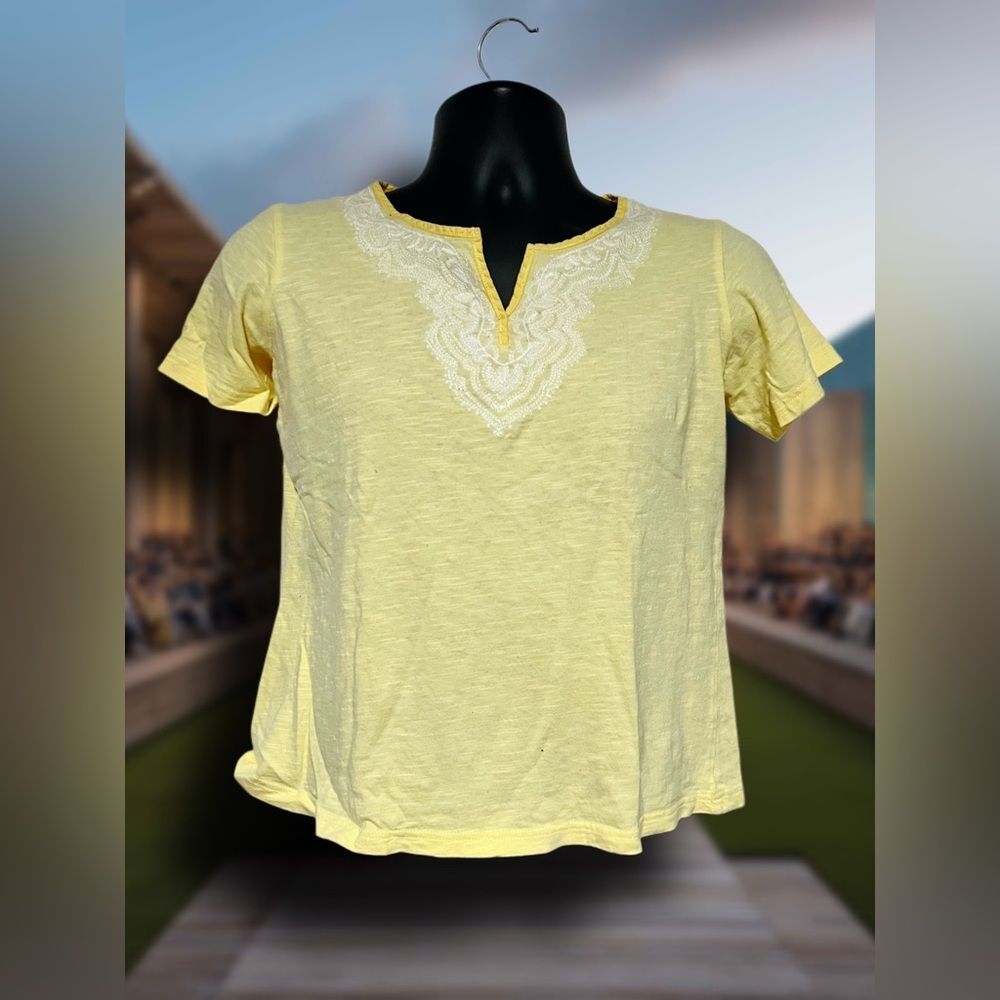 Bit & Bridle Yellow Lace Embroidered Top – Size Small